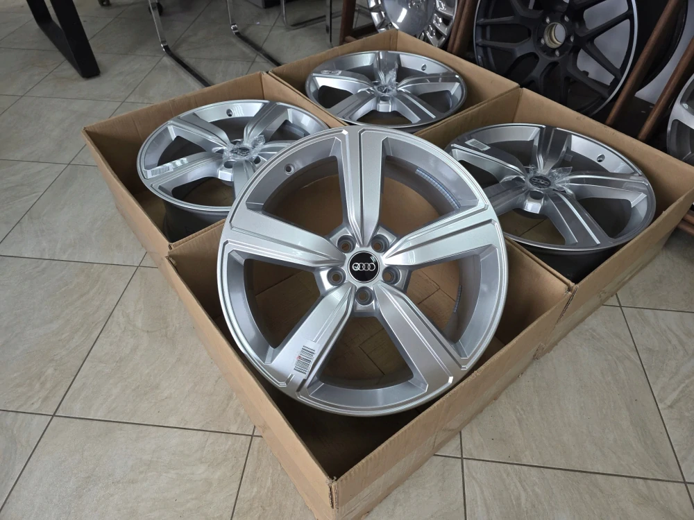 Audi Sportback Q8 e-tron 4KE601025S 20"