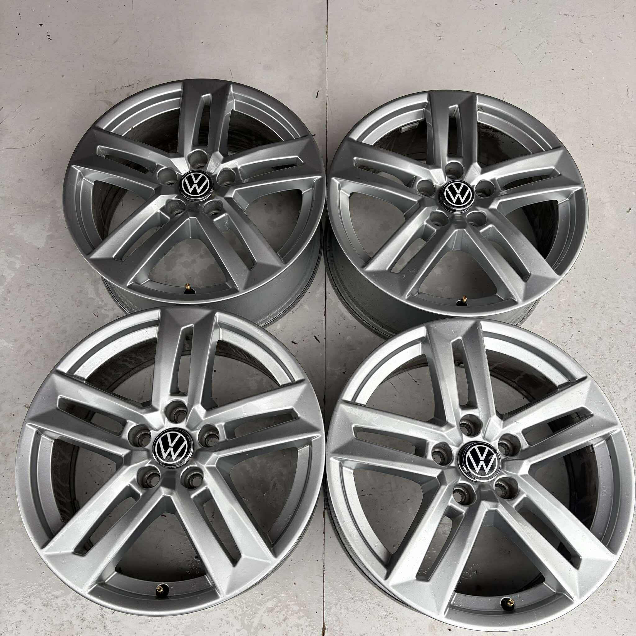 VW PASSAT GOLF TIGUAN CADDY 17"