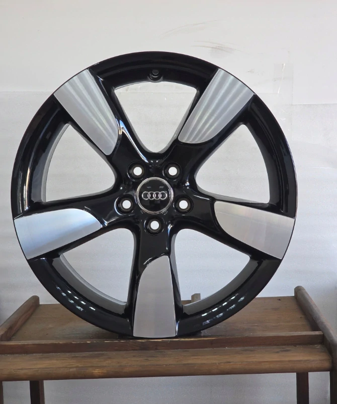 NOVÁ ALU KOLA AUDI A4 A6 19"