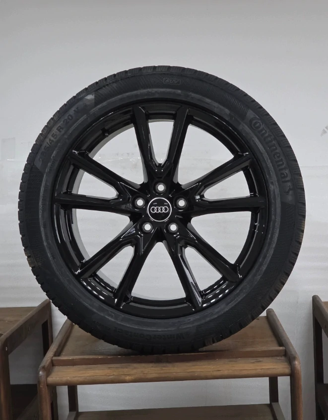 NOVÁ ZIMNÍ ALU KOLA AUDI 20" Q5 SQ5