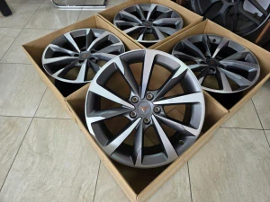 Cupra Seat Leon IV VW Golf 8 Audi A3 8Y 18"