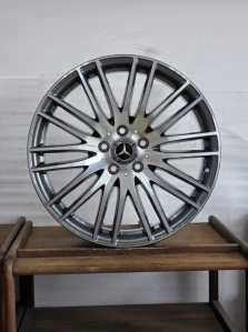 NOVÁ ZIMNÍ ALU KOLA MERCEDES 19" GLC
