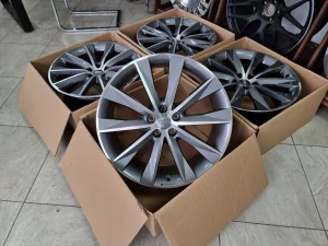 Audi A4 B9 Q5 A8 D4 20"