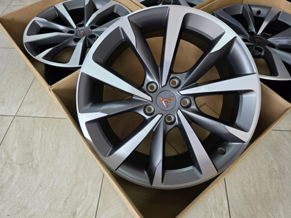 Cupra Seat Leon IV VW Golf 8 Audi A3 8Y 18"