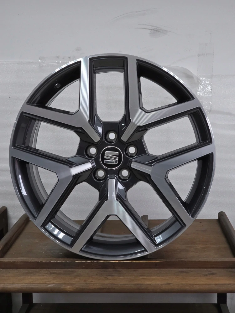 SEAT ARONA 2017-2026 5x100 6F9601025B 18"