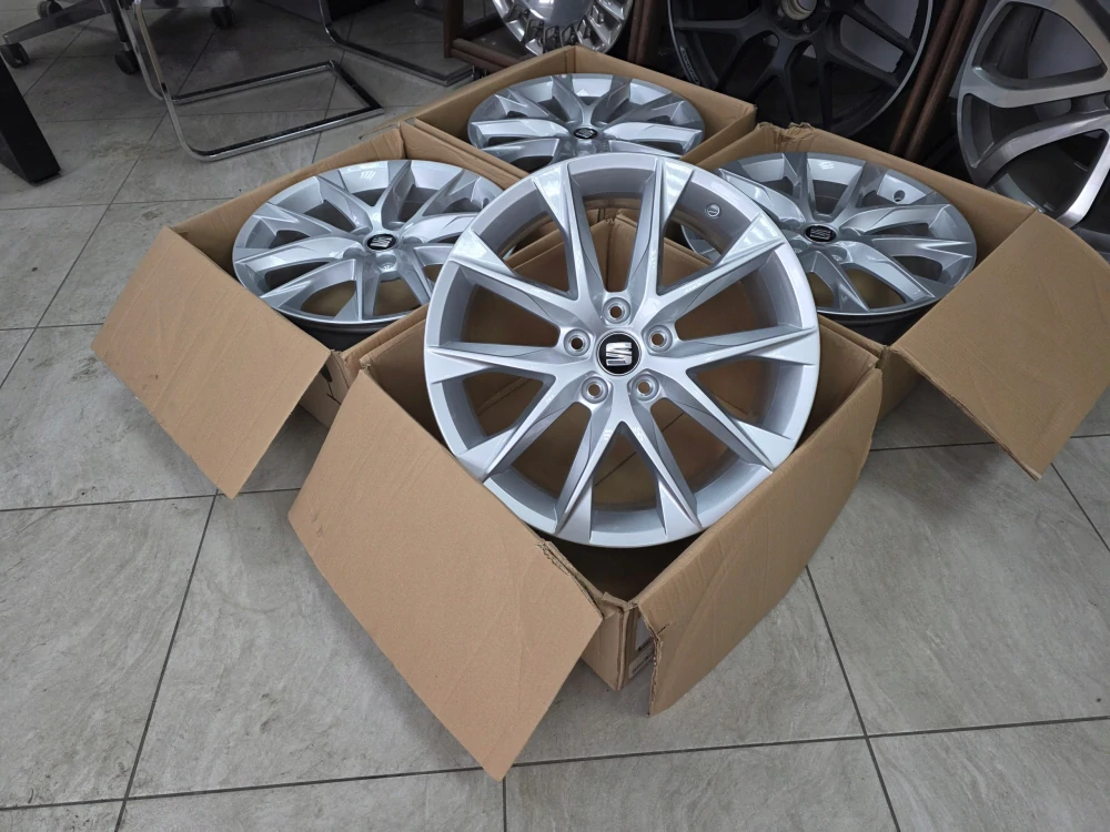 Seat Leon VW Golf 5x112 18" 5F0601025F