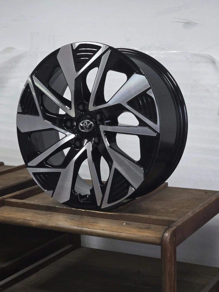 Toyota Corolla RAV4 Yaris Cross C-HR Camry 18"