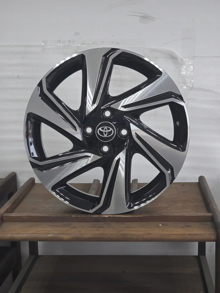Toyota Aygo X Yaris III Prius C Suzuki Swift 17"