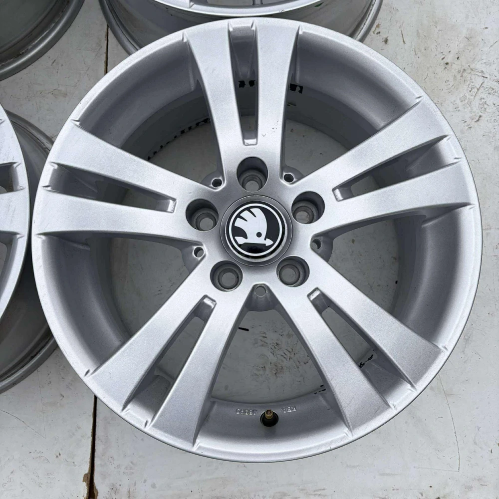ALU KOLA ŠKODA OCTAVIA SUPERB YETI 16" DPH