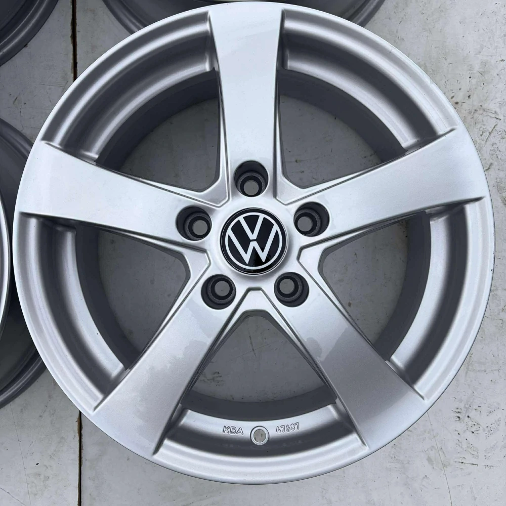 ALU KOLA VW GOLF PASSAT TOURAN SHARAN 16" DPH