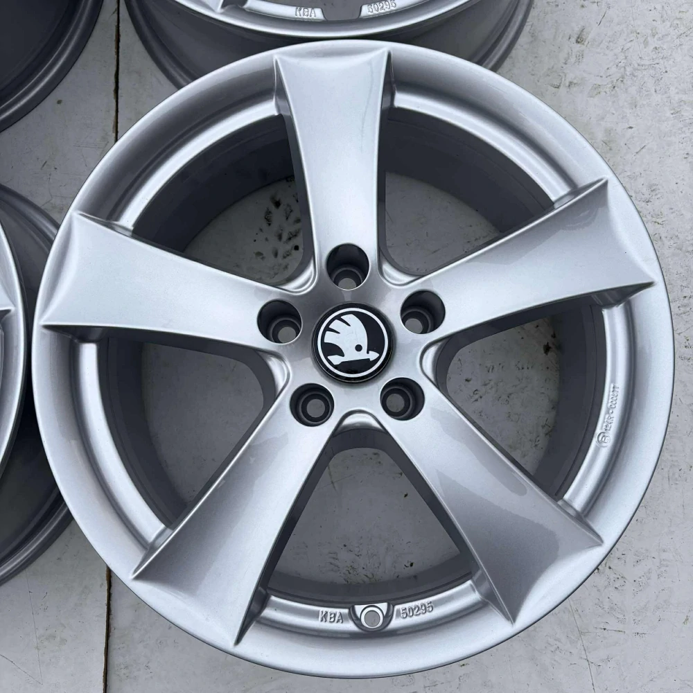 NOVÁ ALU KOLA ŠKODA OCTAVIA SUPERB KAROQ 17" DPH