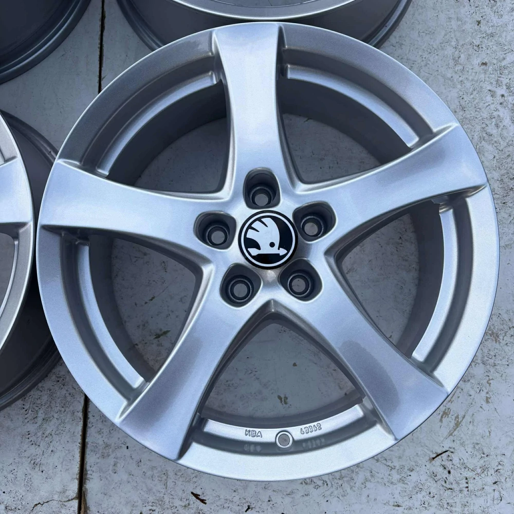 NOVÁ ALU KOLA ŠKODA OCTAVIA SUPERB KAROQ 17" DPH