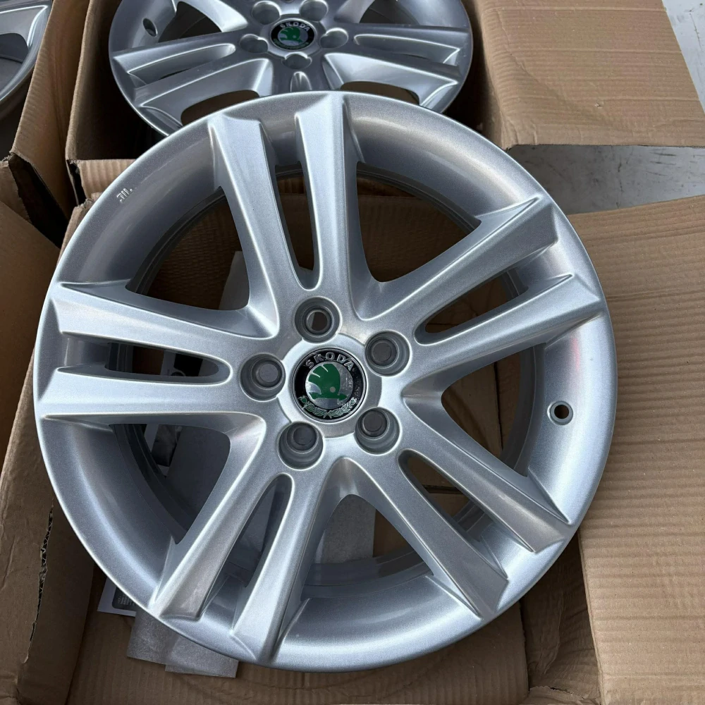 ŠKODA FABIA SCALA RAPID KAMIQ 16 NOVÉ DPH