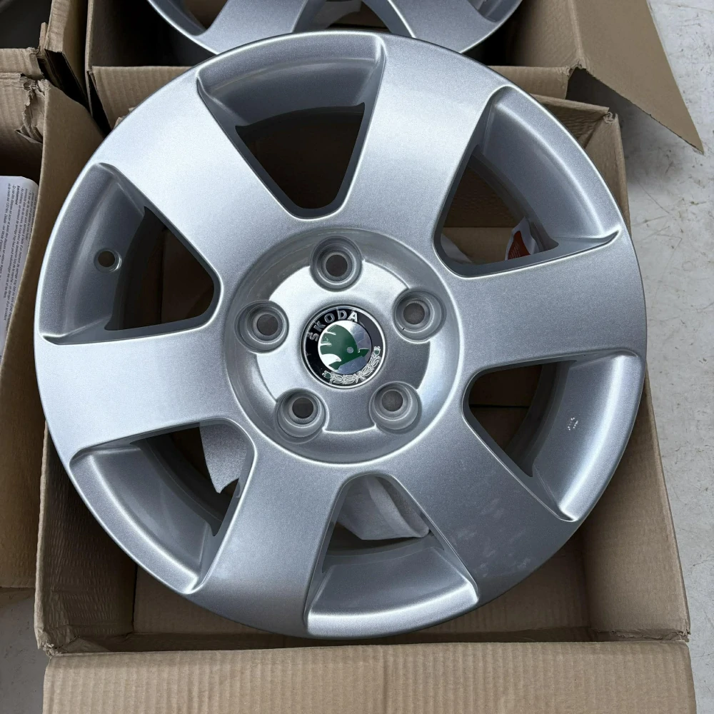 NOVÁ ALU KOLA ŠKODA OCTAVIA 15" DPH