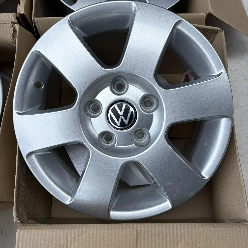 NOVÁ ALU KOLA VW GOLF 15"