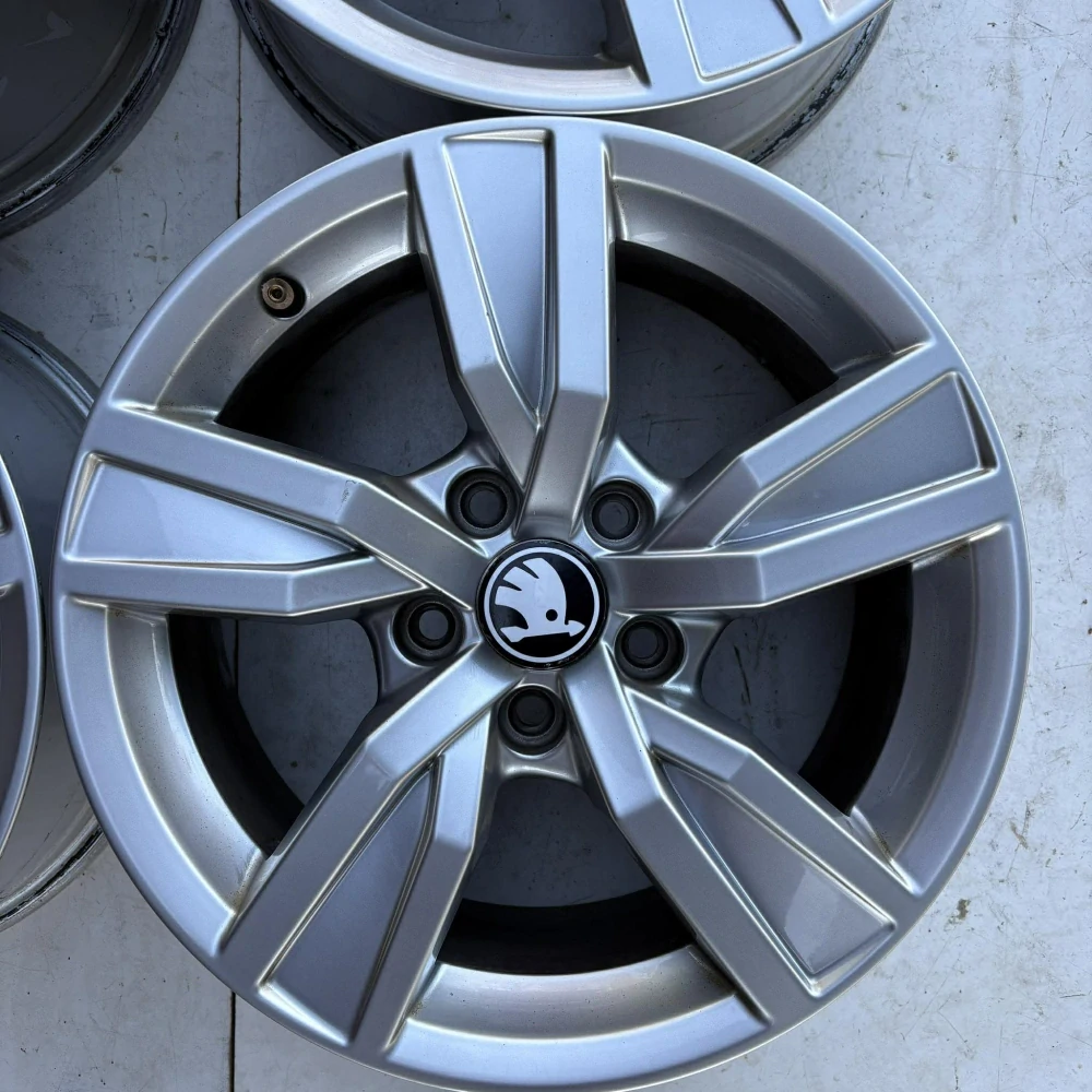 ALU KOLA ŠKODA OCTAVIA SUPERB KAROQ YETI 16" DPH