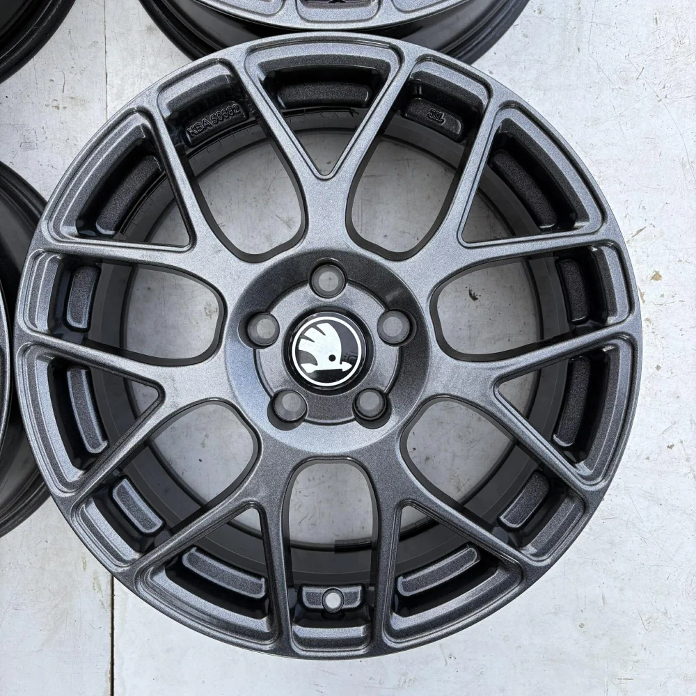 NOVÁ ALU KOLA ŠKODA OCTAVIA SUPERB KAROQ 17" DPH