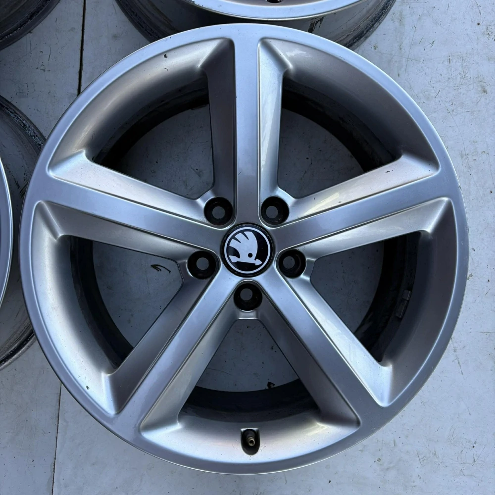 ALU KOLA ŠKODA OCTAVIA SUPERB KAROQ 18" DPH