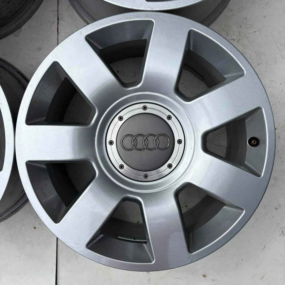 ALU KOLA AUDI A8 D3 A6 C6 17" DPH