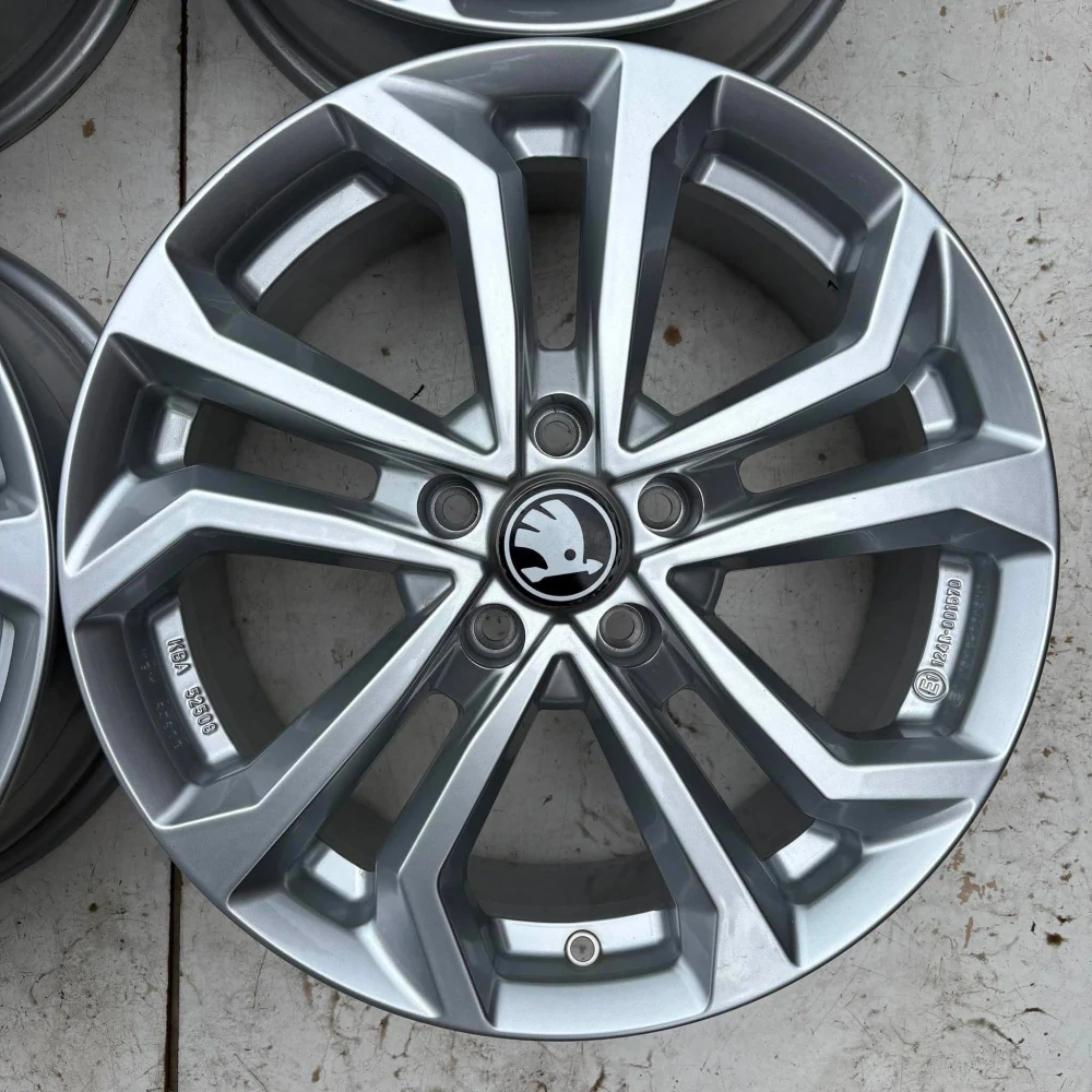 NOVÁ ALU KOLA ŠKODA OCTAVIA SUPERB KAROQ 17" DPH
