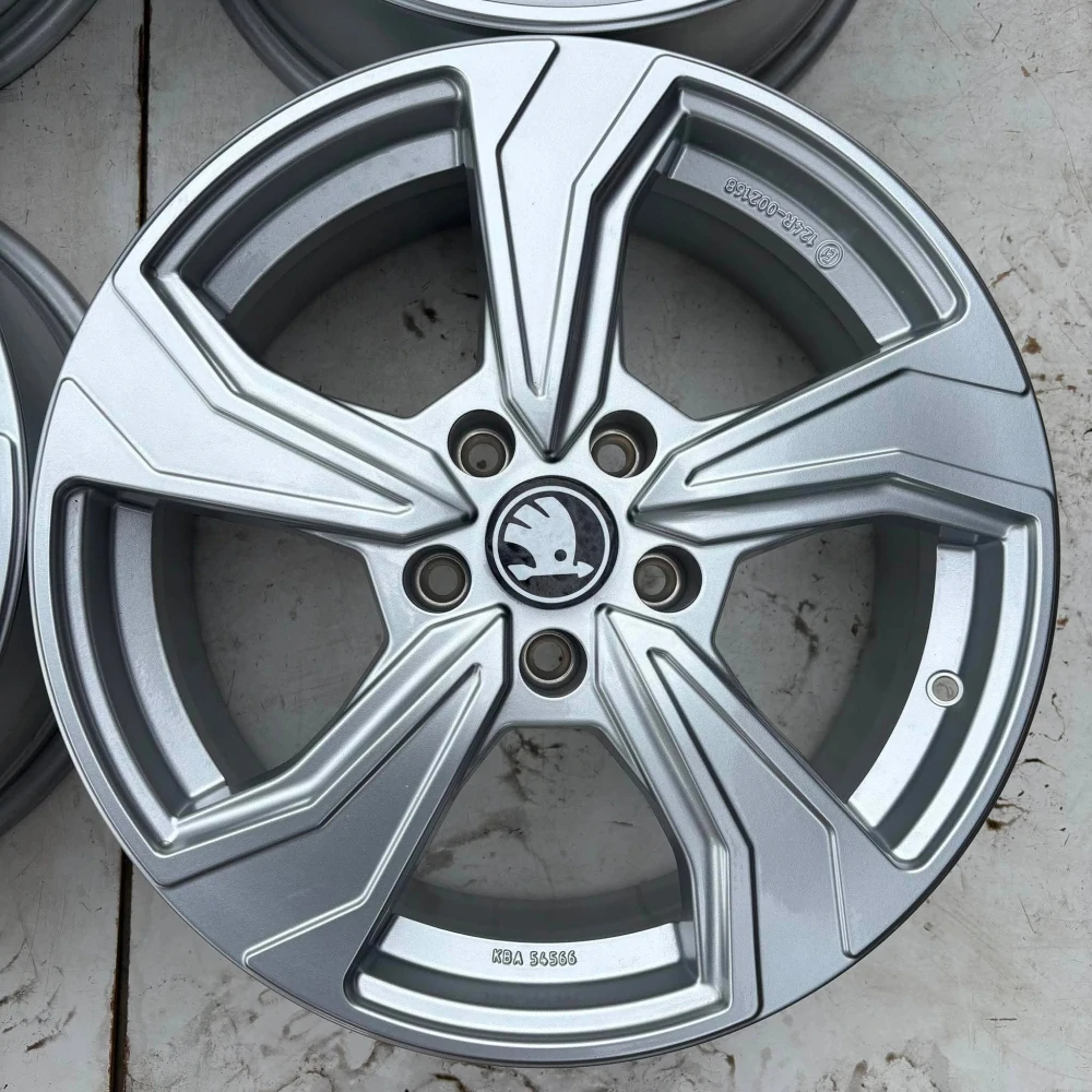 NOVÁ ALU KOLA ŠKODA OCTAVIA SUPERB KAROQ 17" DPH