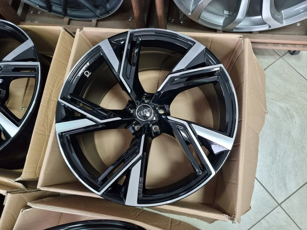 Audi RS6 RS7 Q8 SQ8 4K0601025R 22"