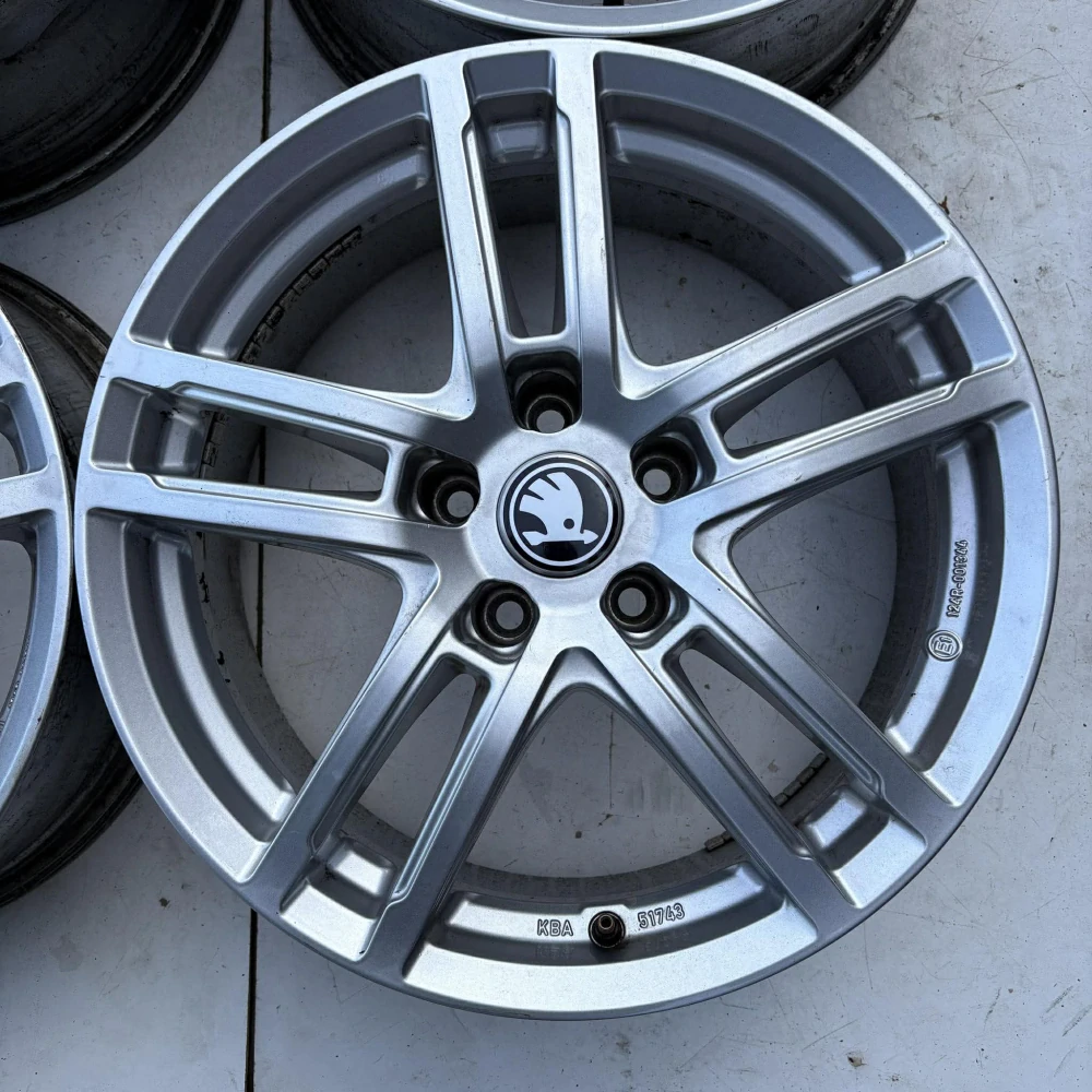 ŠKODA OCTAVIA SUPERB YETI 17" 7,5