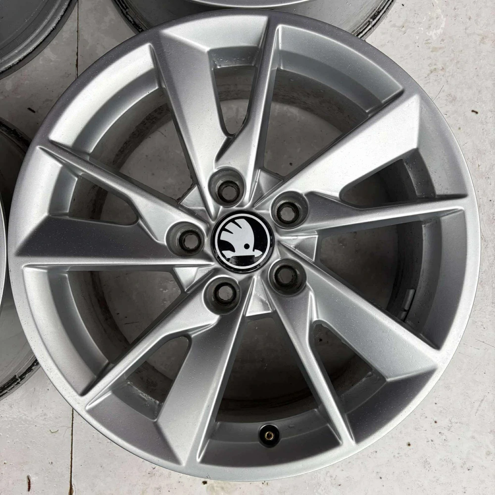 ŠKODA OCTAVIA SUPERB KAROQ YETI 16"