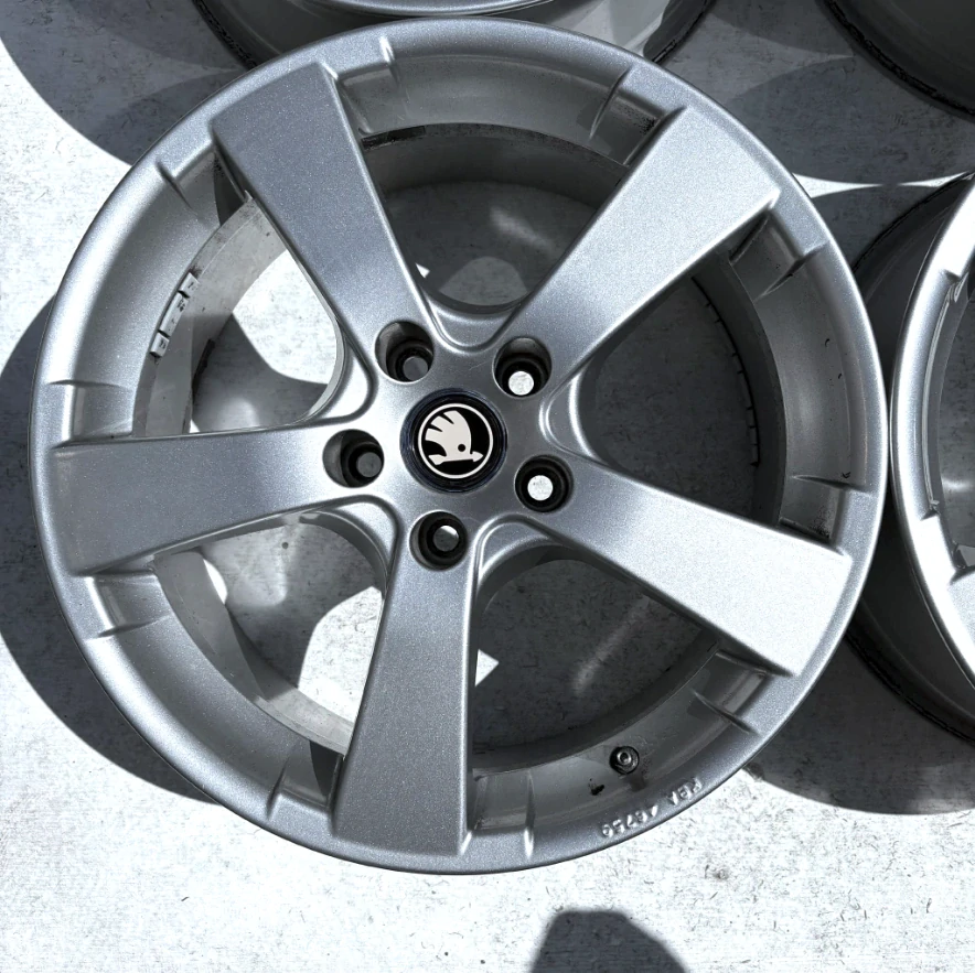 ŠKODA OCTAVIA SUPERB YETI 17" 5X112