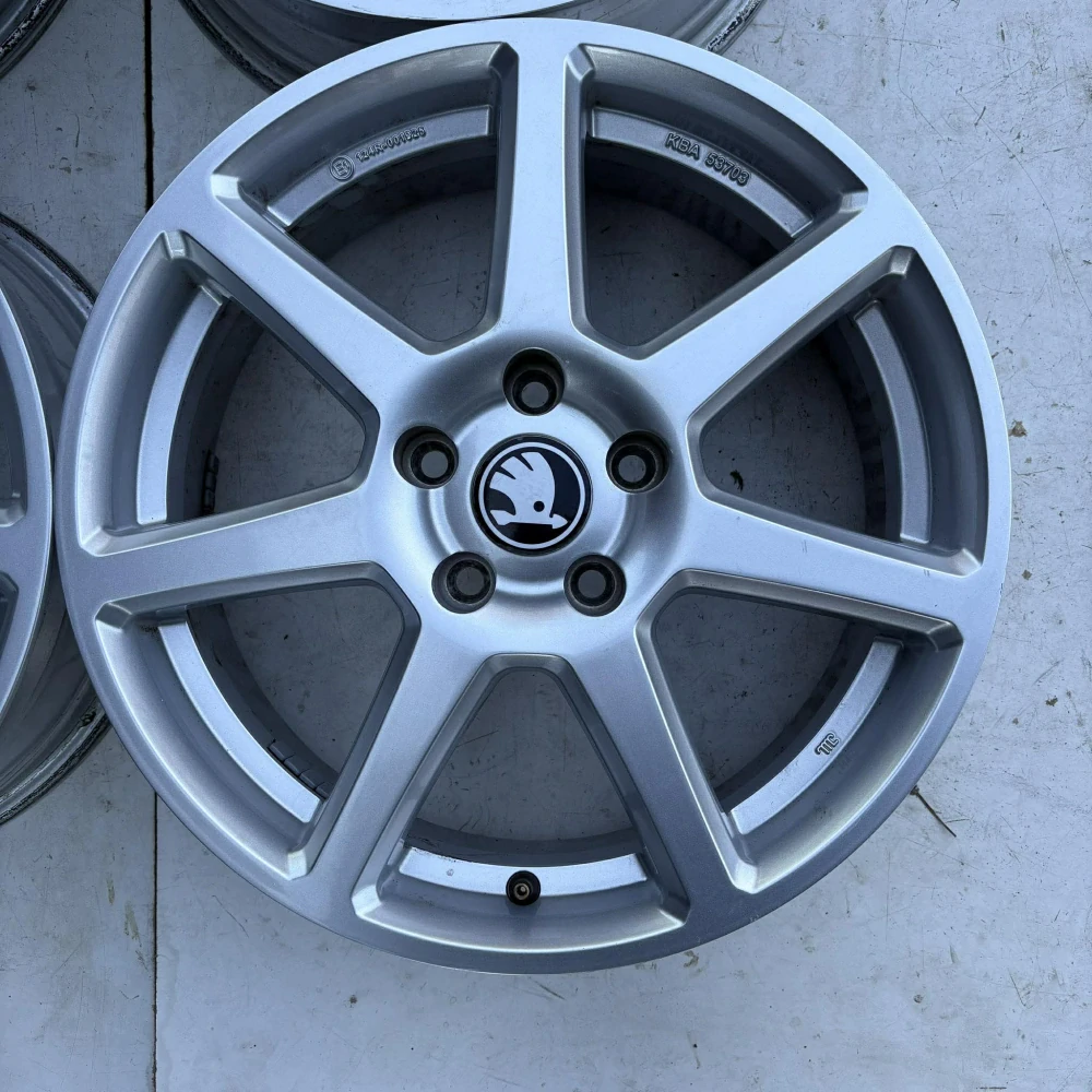 ŠKODA OCTAVIA KAROQ YETI SUPERB 17"