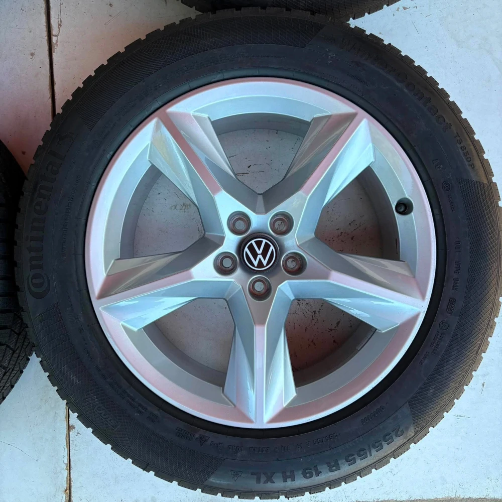 NOVÁ ZIMNÍ ALU KOLA VW TOUAREG II 255/55R19 DPH