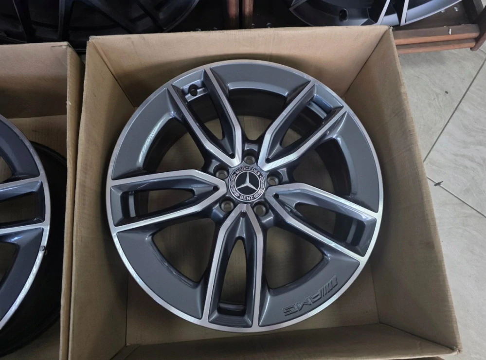 NOVÁ ALU KOLA MERCEDES AMG 19"