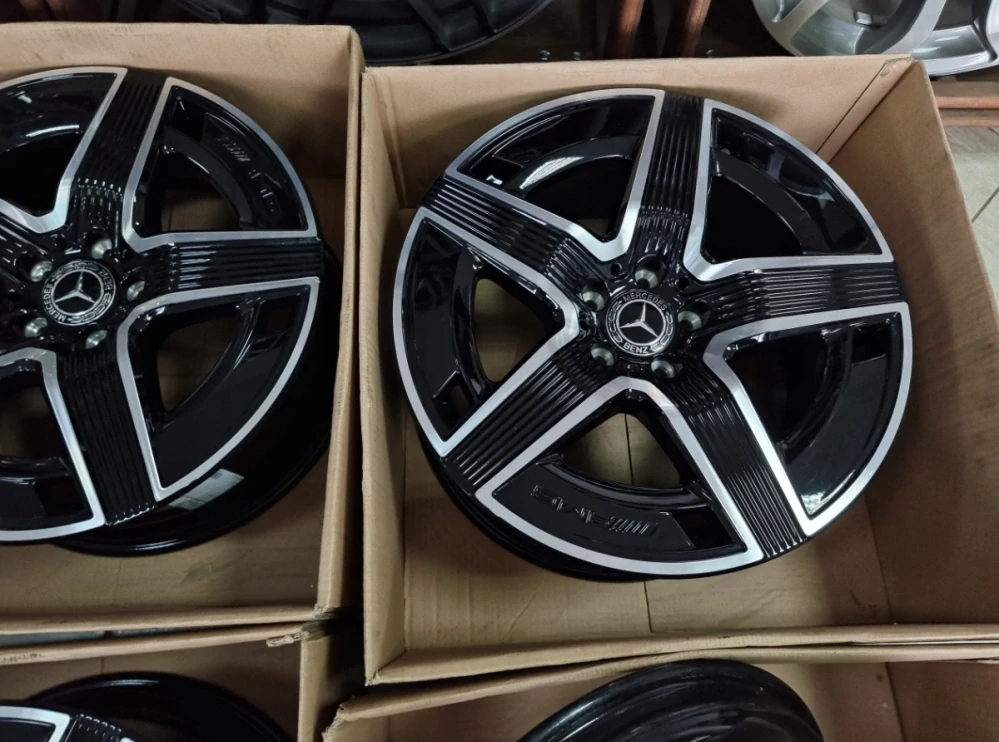 NOVÁ ORIGINÁLNÍ ALU KOLA MERCEDES 19" GLC AMG