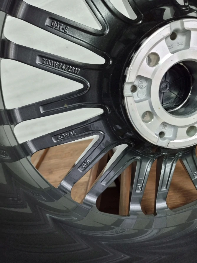 NOVÁ ZIMNÍ ALU KOLA MERCEDES 19" GLC