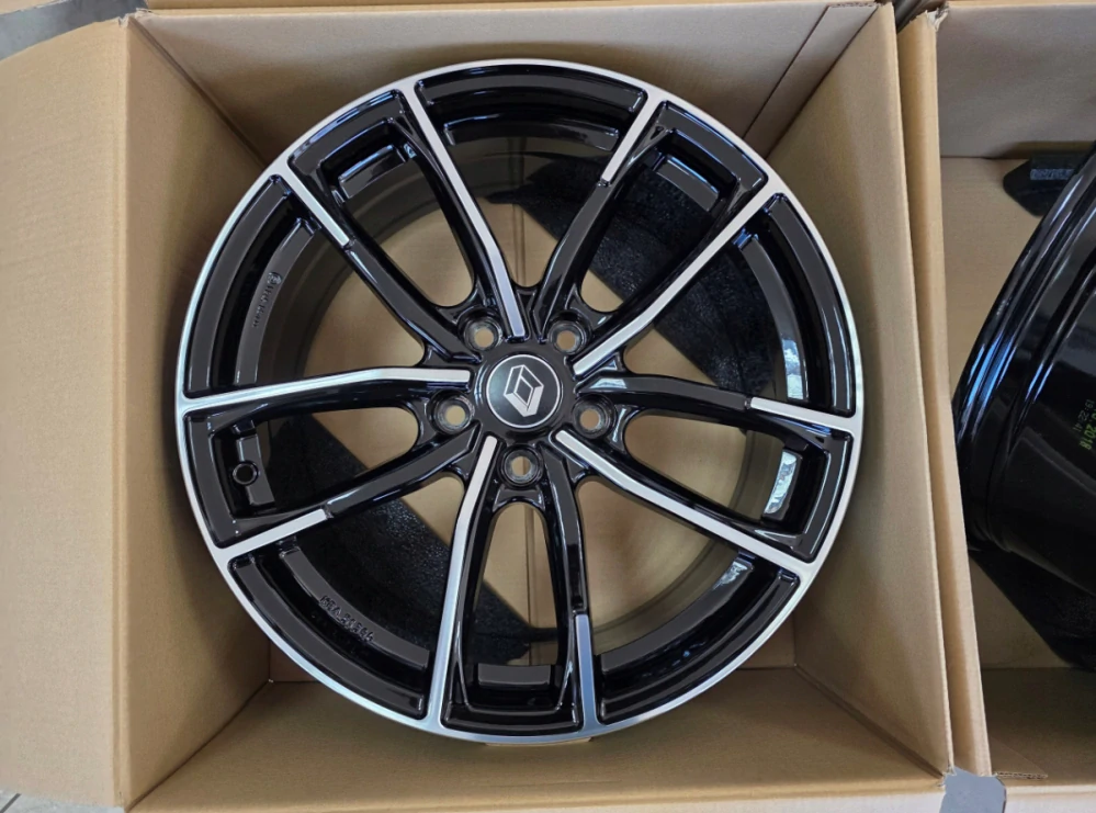 NOVÁ ALU KOLA RENAULT MEGANE IV 18"