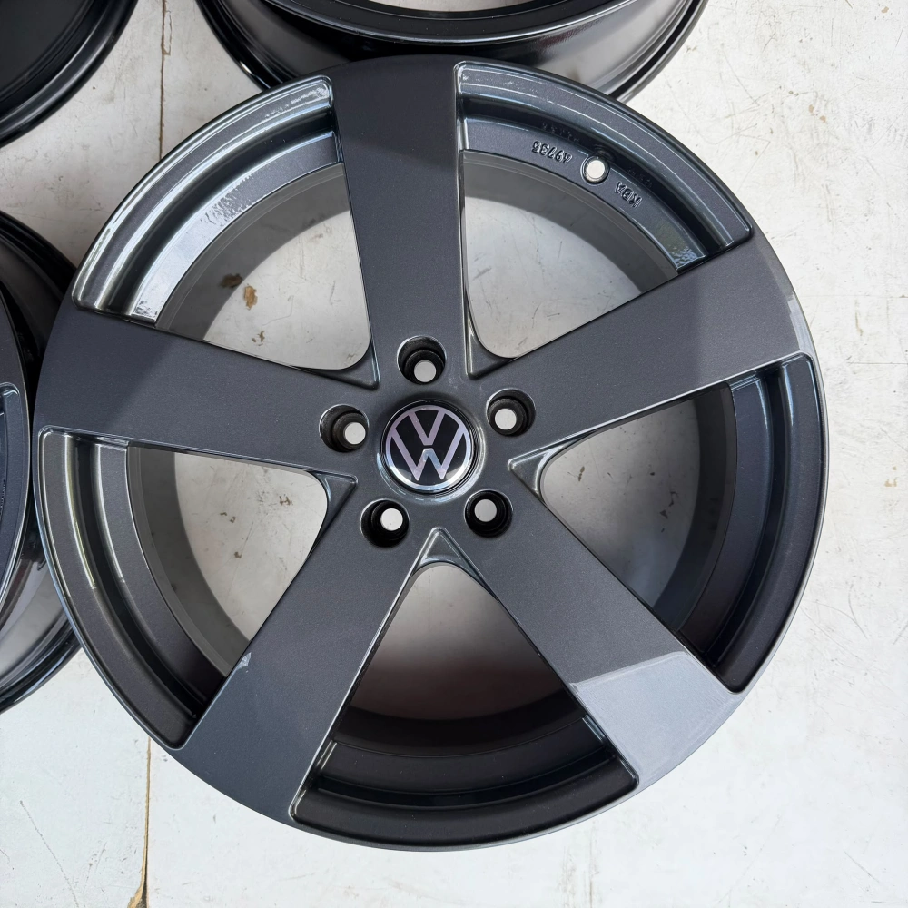 ALU KOLA VW PASSAT GOLF TIGUAN TAYRON 18