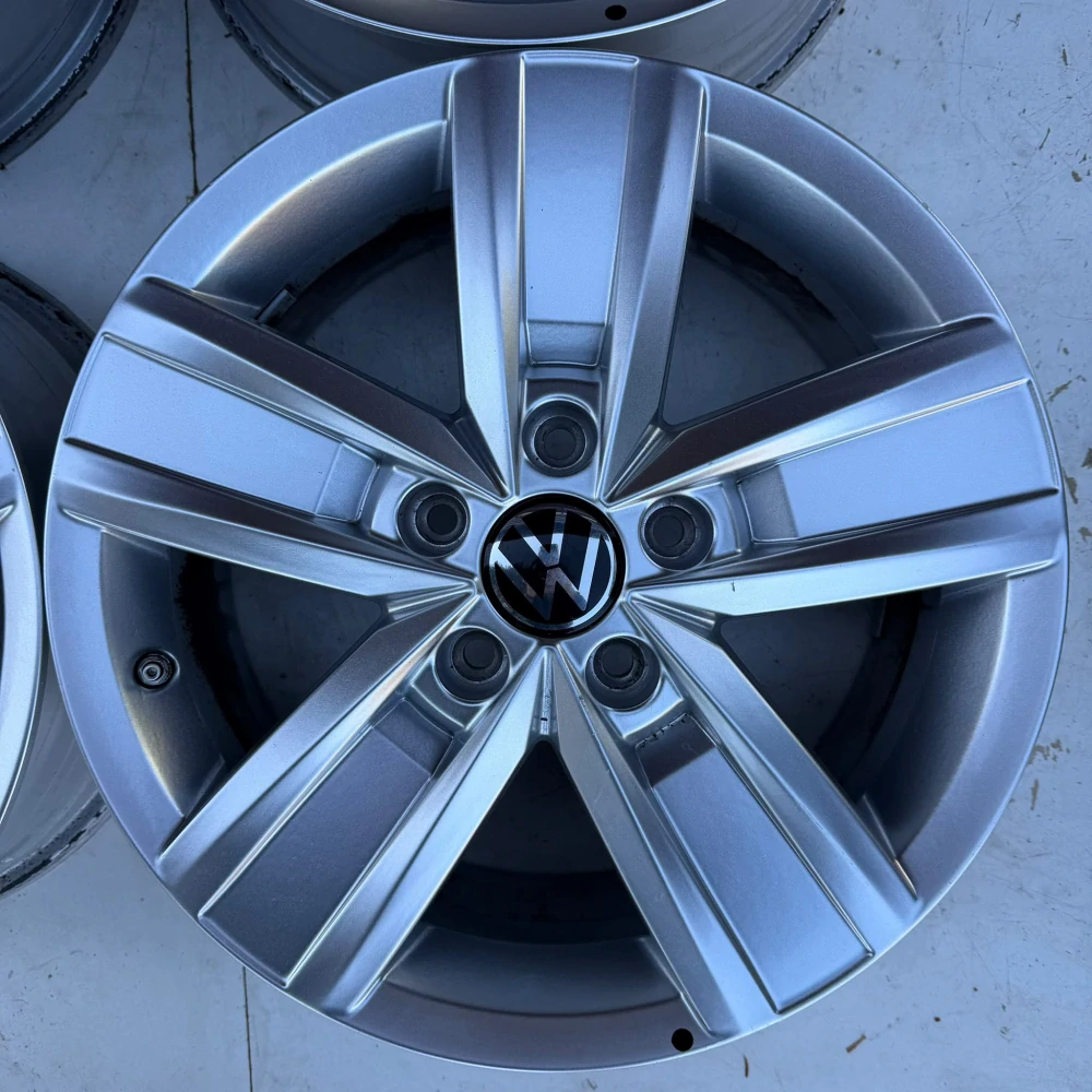 ALU KOLA VW MULTIVAN TRANSPORTER T5 T6 17"