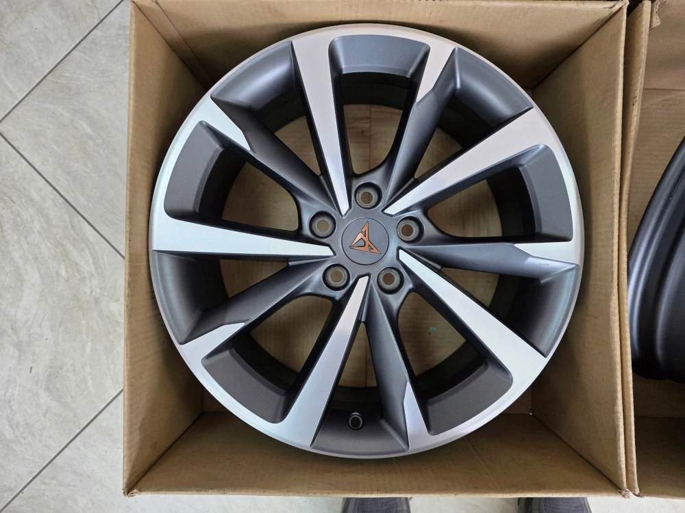 Cupra Seat Leon IV VW Golf 8 Audi A3 8Y 18"