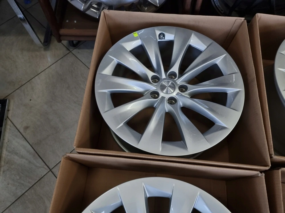 TESLA MODEL X 2015-2021 20" se senzory