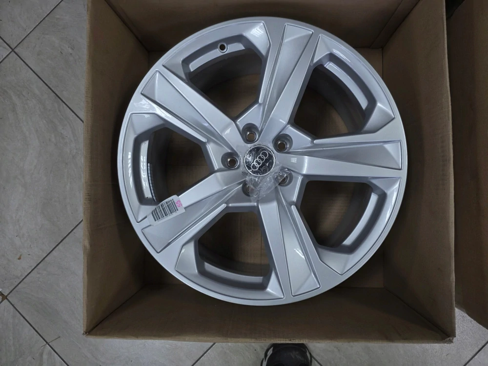 Audi A6 C7 Allroad Audi A5 A4 Allroad 4K8601025J 19"