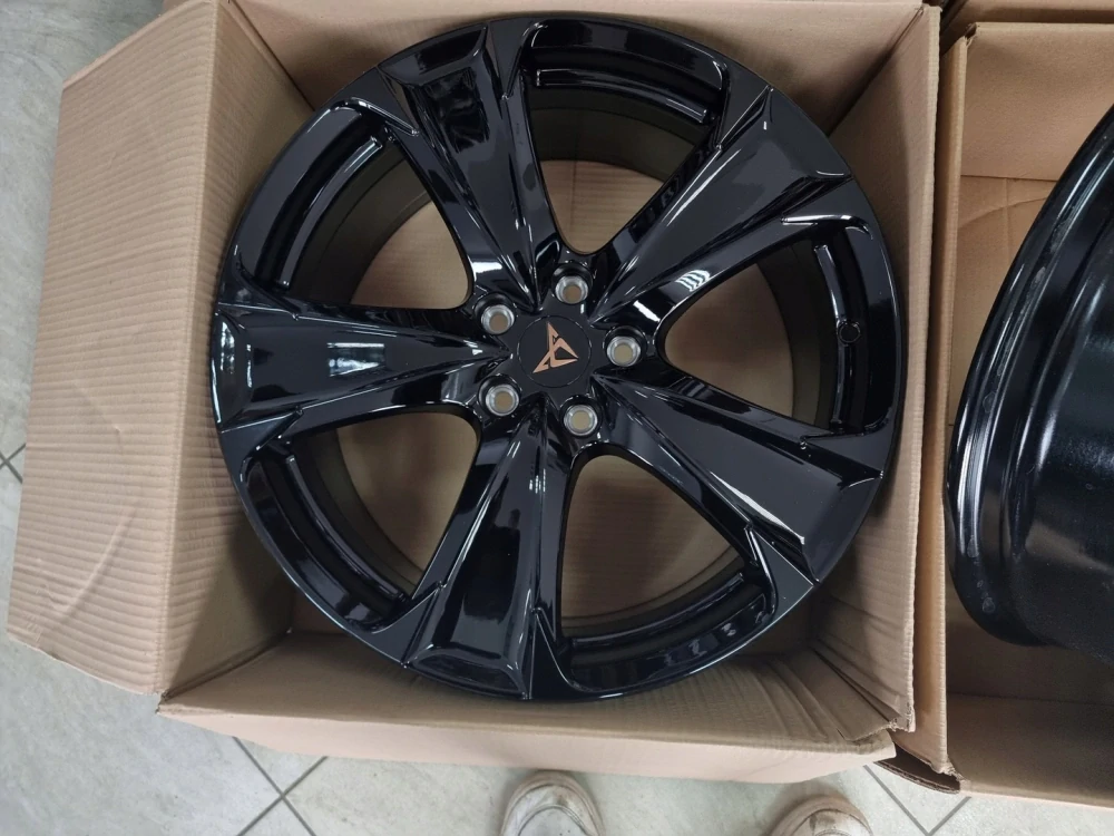 SEAT Leon VW Golf Jetta Audi Q4 A3 S3 19"
