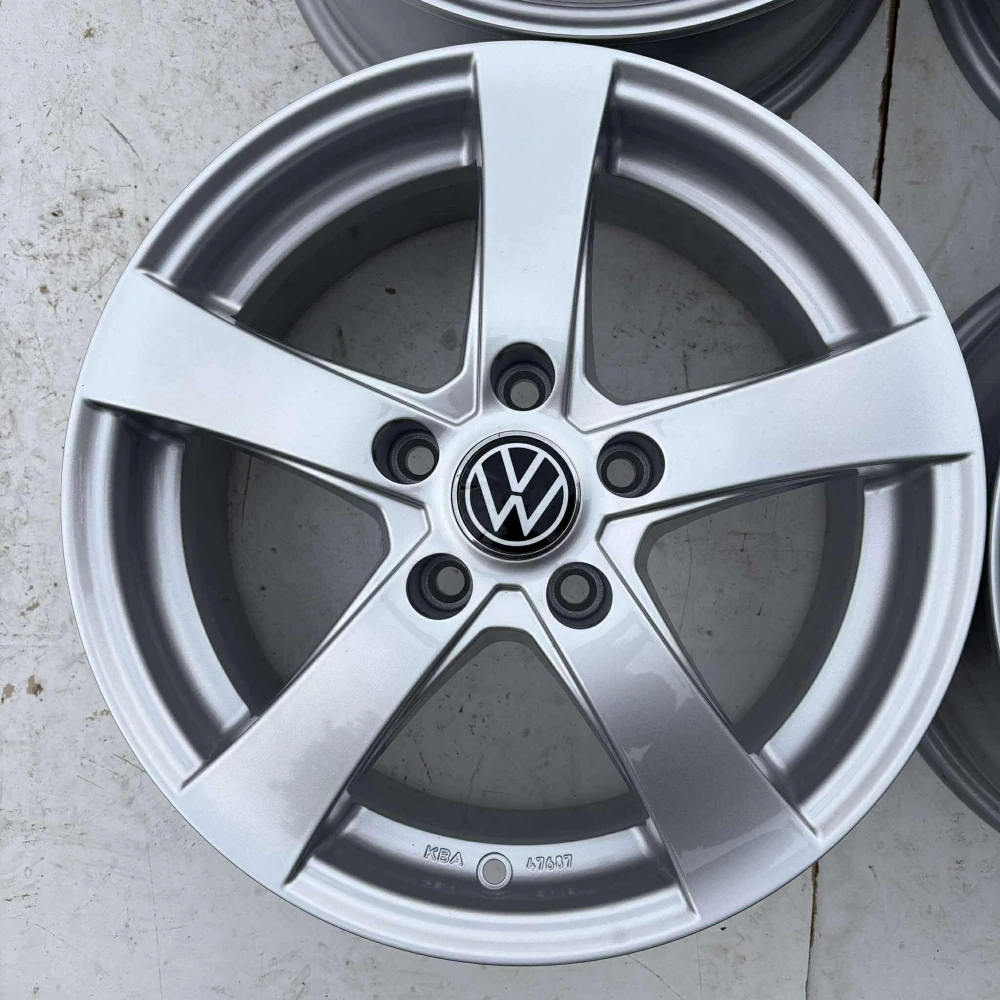 ALU KOLA VW GOLF PASSAT TOURAN SHARAN 16" DPH