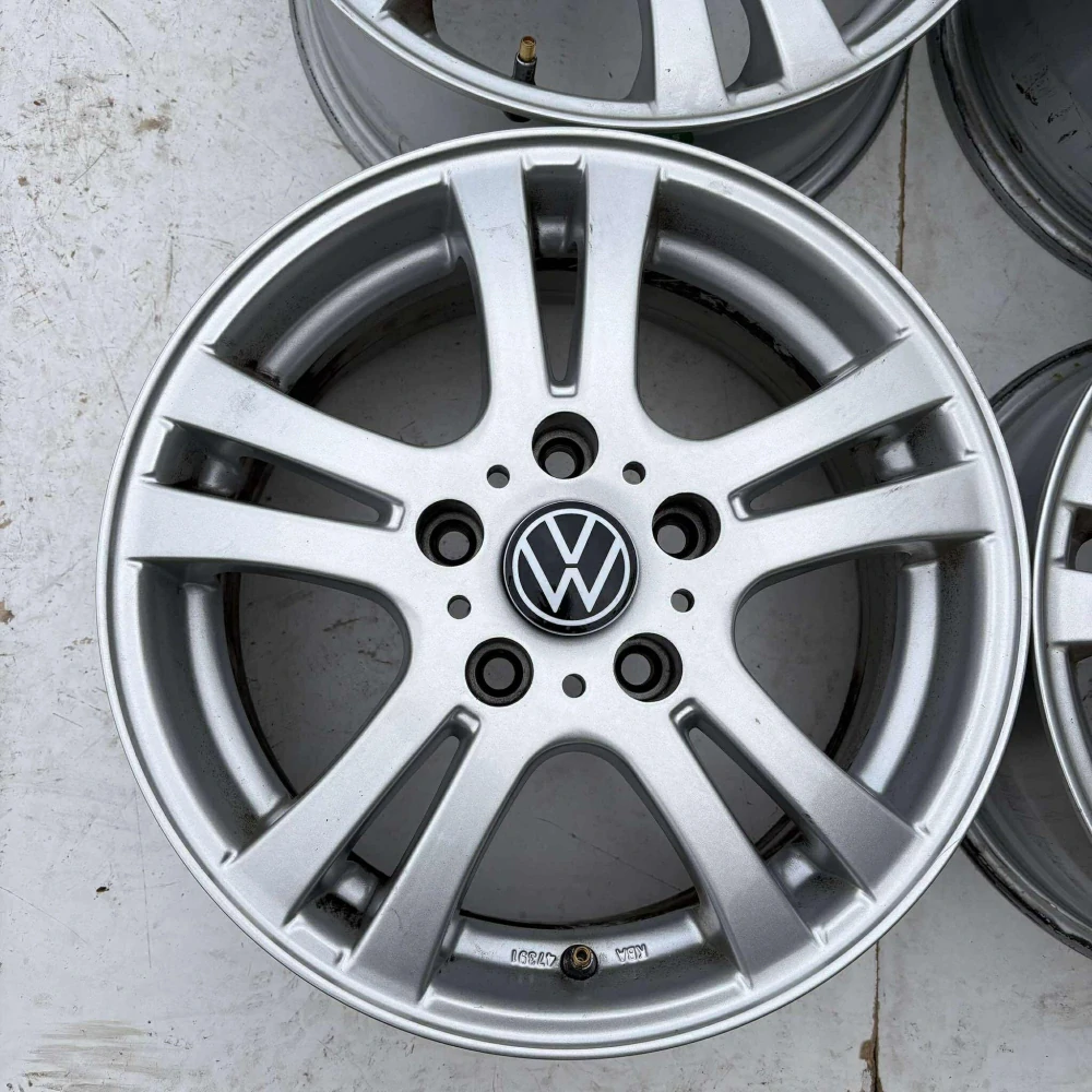ALU KOLA VW GOLF 16" DPH