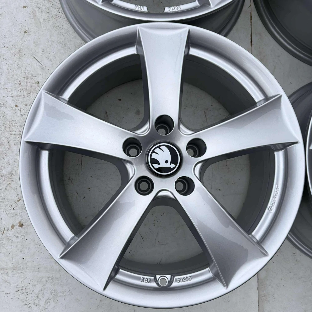 NOVÁ ALU KOLA ŠKODA OCTAVIA SUPERB KAROQ 17" DPH