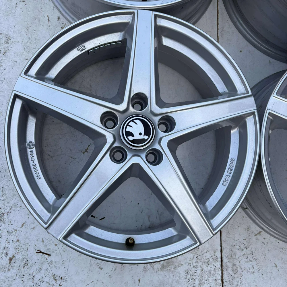ALU KOLA ŠKODA OCTAVIA KAROQ SUPERB 17" DPH
