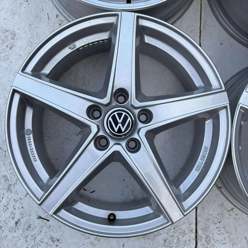 ALU KOLA VW GOLF PASSAT T-ROC TIGUAN 17" DPH