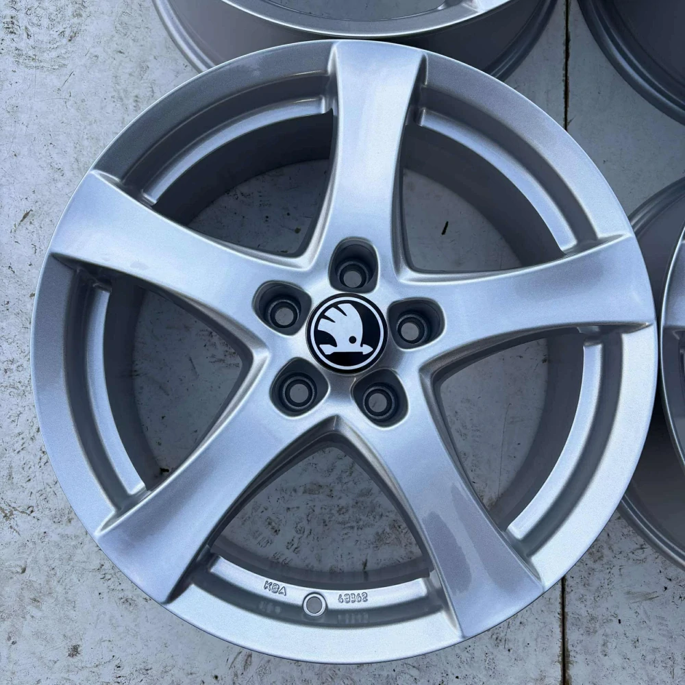 NOVÁ ALU KOLA ŠKODA OCTAVIA SUPERB KAROQ 17" DPH