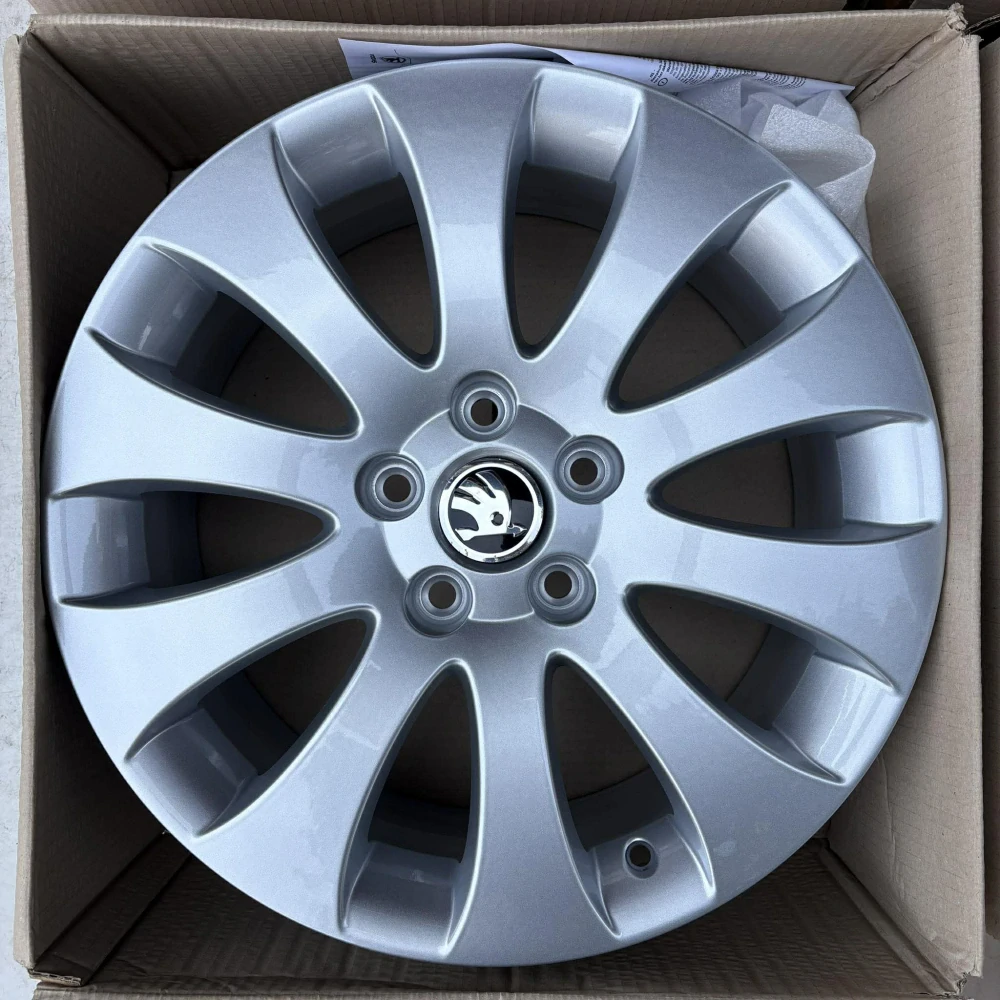 ŠKODA SUPERB OCTAVIA KAROQ 17" NOVÉ DPH