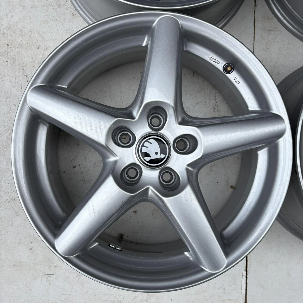 NOVÁ ALU KOLA ŠKODA OCTAVIA SUPERB KAROQ 17" DPH