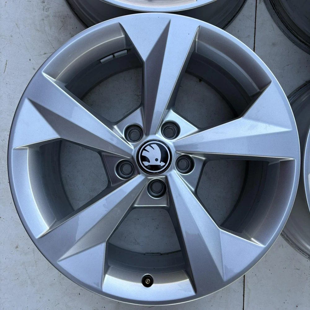 ALU KOLA ŠKODA SUPERB OCTAVIA KAROQ 18" DPH